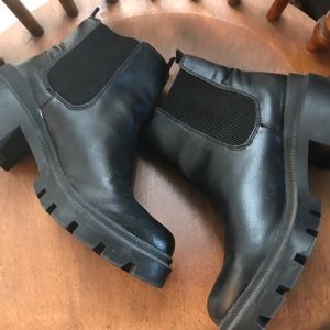 Black boots very good condition